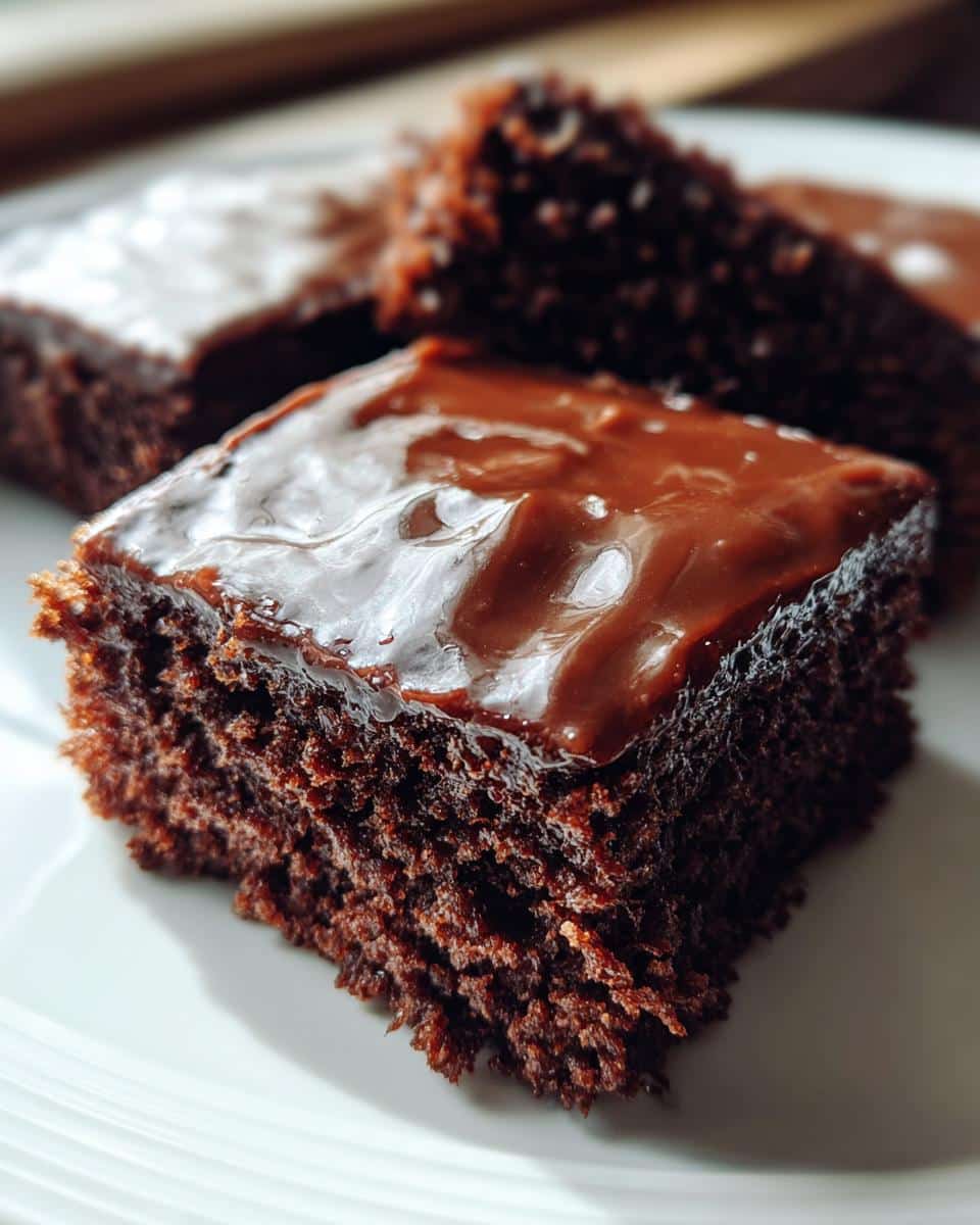 Easy Sheet Cake: 1 Pan, 5 Ingredients for Sweet Bliss 8 Easy Sheet Cakes - detail 2